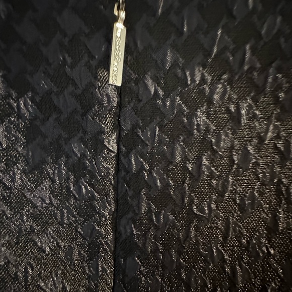 New with Tags. Authentic Karl Lagerfeld navy houndstooth dress with flowers - Picture 5 of 13